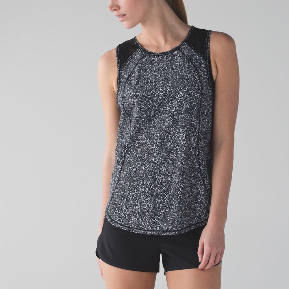 Lululemon Sculpt Tank - Freckle Flower Black White